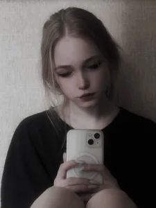 GhisllaineWestler I'm real Pic 6