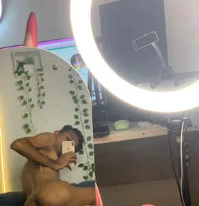 SubmissiveHorny Public Pic 2