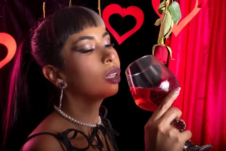 Rumi_666: Behind this photo there is a pending kiss. ( 5 фото)