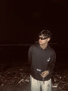 alice_julls Photos on the beach Pic