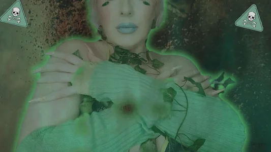 GoddessAlimony: POISON IVY screengrabs ( 8 фото)