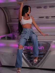 ZennySings Jeans are the ones Pic 2