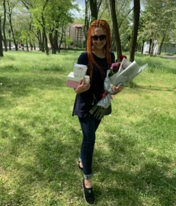 BabeLessi Public Pic 4