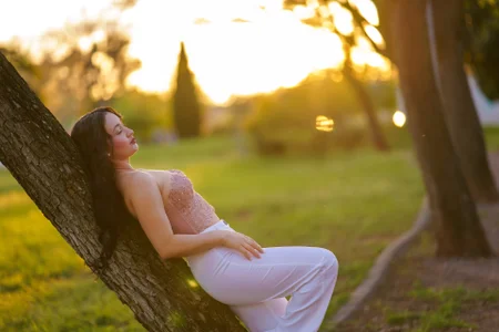 ZamphyraNightt Golden Hour Glow Pic 3