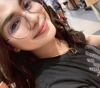 Like me de sexymegretle_32  4 Imagens