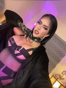 Premium_Womanhood LOOK INTO MY EYES Εικόνα 4