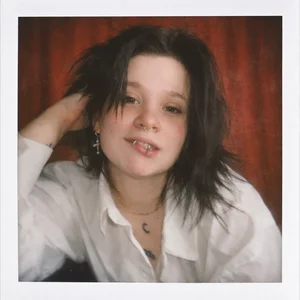 EviaVanveen white shirt <3 Pic 2