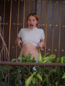 Annie_Velas_ Vouyerist travel Poză