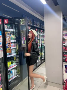 In the supermarket!🛒🏪 de SaharaKramer  4 Imagens