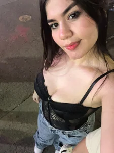 IsabellaBlowのPublicの 4枚の写真