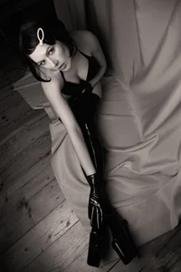 NiamhSatie: latex ( 8 фото)