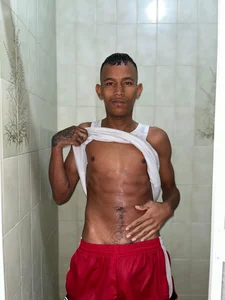 Rory_castro: Accompany to have a hot shower 🔥🍆 ( 2 фото)