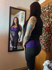 Astartexxx in the mirror Bilde