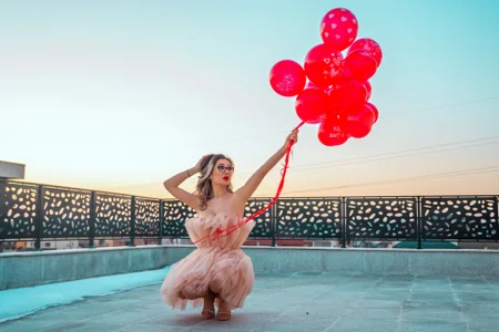 OliviaHawn season of love Pic 9