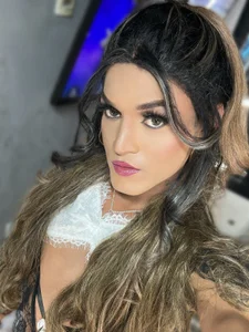 samanthahazellV Public Pic 9