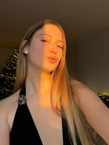 Sofii_Ly Christmas vibes صورة واحدة|Sofii_Ly Christmas vibes صورتان|Sofii_Ly Christmas vibes  صور|Sofii_Ly Christmas vibes  صورة