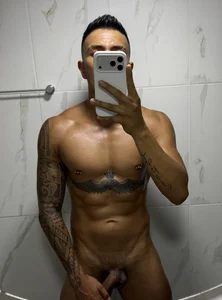 aaron_bolt Mirror📸 Pic 3