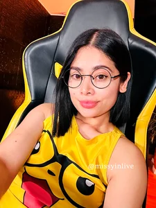 YinliveのMs. Yinの 3枚の写真