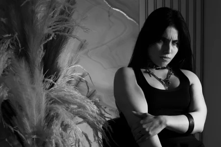 Ashkoreh Black and White  8টি ছবি