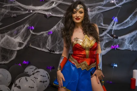 AnnaHarperX kullanıcısının Sexy WonderWoman albümü -  fotoğraf