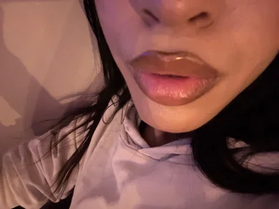 Hello od clara_evanss  3 snímek