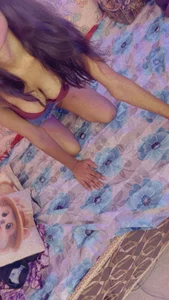 hoty-priya Public Immagine  5