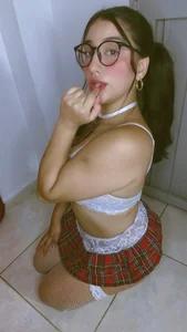 _nicolesweet Use my body however you want… I’m yours to fuck 😈 Foto 2