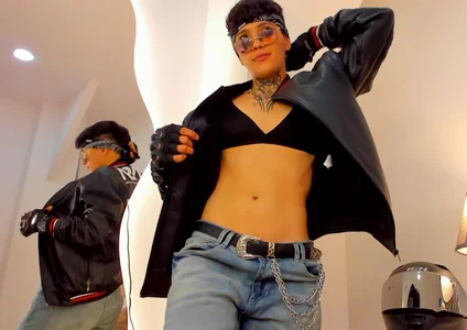 b3k_afrodict Sexy motorcyclist Pic 6