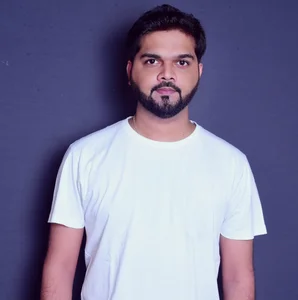 Kinky_KumarrのPublicの 2枚の写真