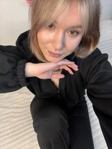 JonnaWalby Darkness suits her Pic 2