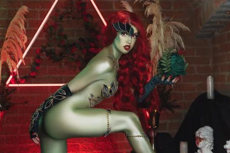 PaulinaSantos_ Halloween is around the corner 🎃 Pic 2