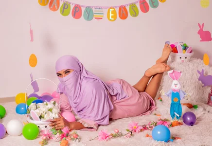 Daksha_a They say Easter is sweet 🍭 but they haven't seen me Foto 4