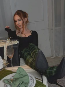 DorothyGilbert1 𝘔𝘰𝘯𝘦𝘺 𝘪𝘴 𝘮𝘺 𝘧𝘢𝘷𝘰𝘳𝘪𝘵𝘦 𝘵𝘳𝘦𝘢𝘵 Pic 2