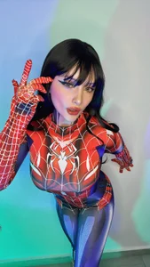 VelvetVampiree 🕸️ 𝓨𝓸𝓾𝓻 𝓼𝓹𝓲𝓭𝓮𝓻𝓰𝓲𝓻𝓵🕸️ Foto 3