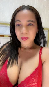 good night loves...🍒🔥🍑 de megan_rous_  2 Imagens