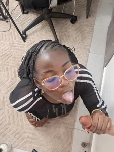 bustytemptress1 Cum in my mouth Pic 3