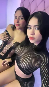 lia-hillx2 Public Pic 4