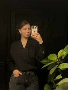 AdeleSkartel Public Foto 3