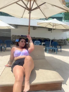 nicky_andcamil Cami relax Pic