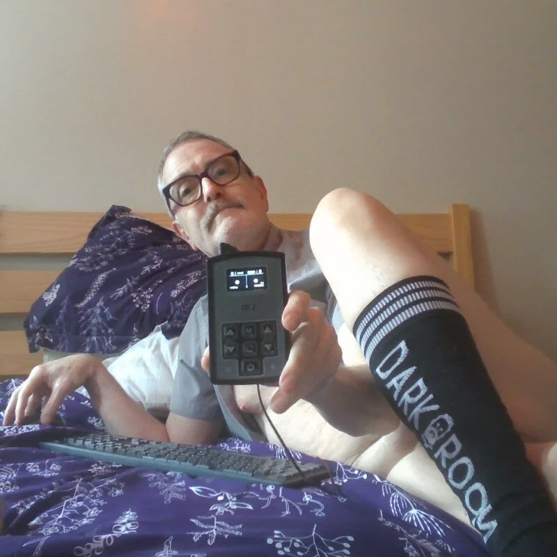 Трендове зображення  681 KinkyStacheDaddy