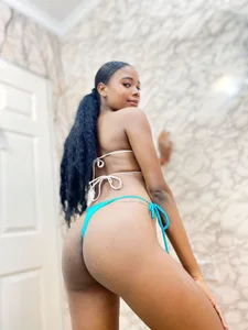 Increasingly sexy!! 🔥💋 od SASHA_BROWNIE__  4 snímek