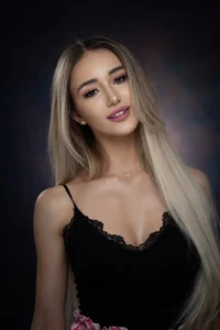 EmilyRaymont ✨ Pic 5