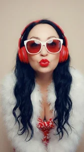 M_I_L_F_A photoshoot Pic 5