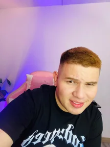 AdrianLust Do you think i'm cute? Immagine  3