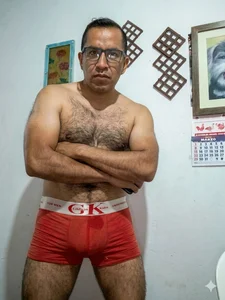 DE ROJO de DIEGOLUIS2026  3 Imagens