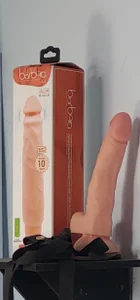 RossestonerのAnd here is this strapon and this vibrating dildo so that you can make us moan very richly with yourの枚の写真