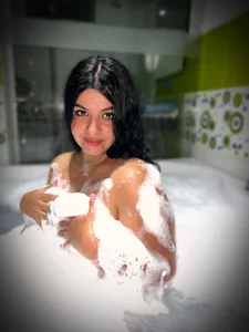 Sofiaa_Bloom Tender girl Bilde