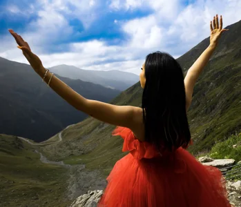 Anais_Bloom Cherry Red Pic 5