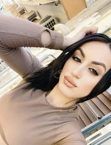 Sexy_Elenna Public Foto 2