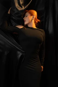 Savannah_Jansen Nylon টি ছবি